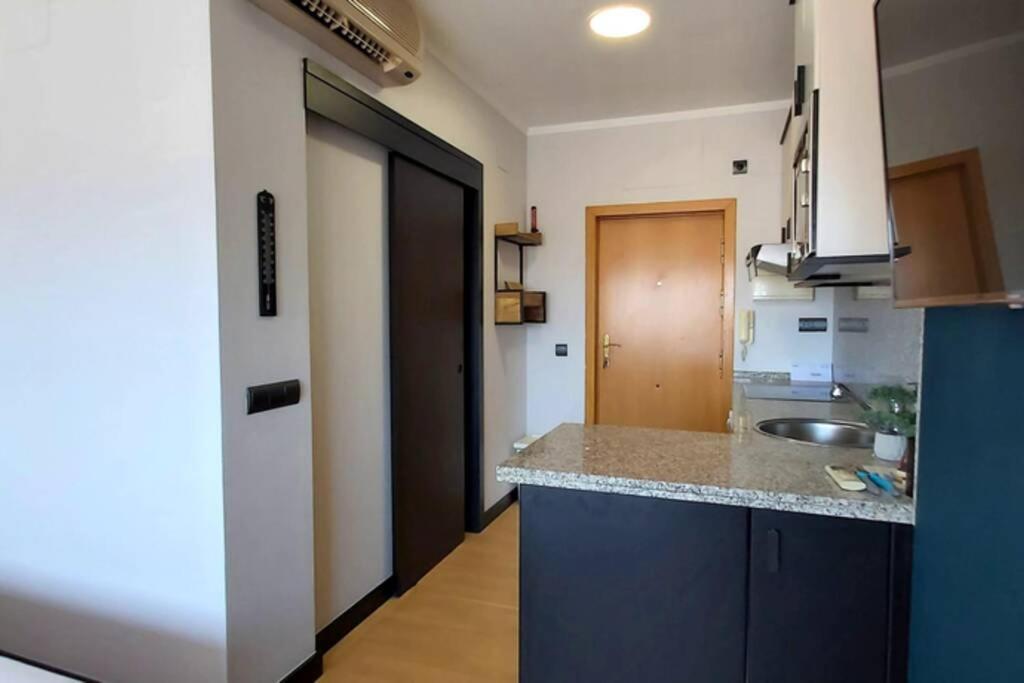 Appartement New Studio In With Views And Very Quiet